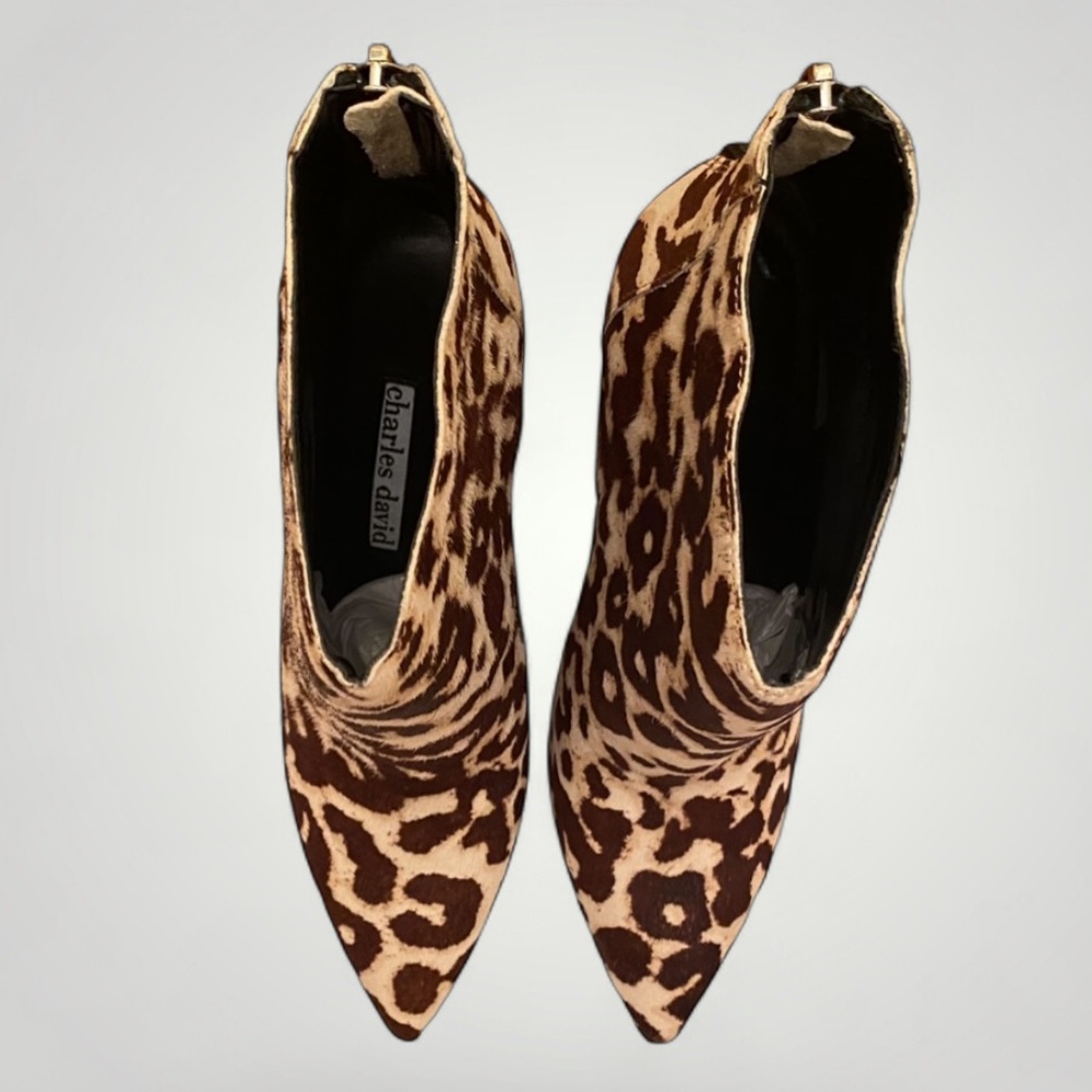 NEW CHARLES DAVID Snow Leopard Calf Hair Pointed Toe Ankle Bootie Size 6.5 NWOB - Picture 11 of 14